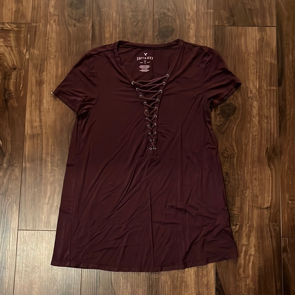 American eagle burgundy lace up tee